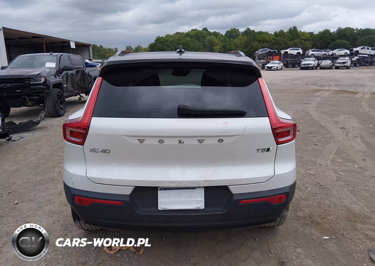 2021 Volvo Xc40 T5 R-Design VIN:YV4162UM3M2467447 - 17