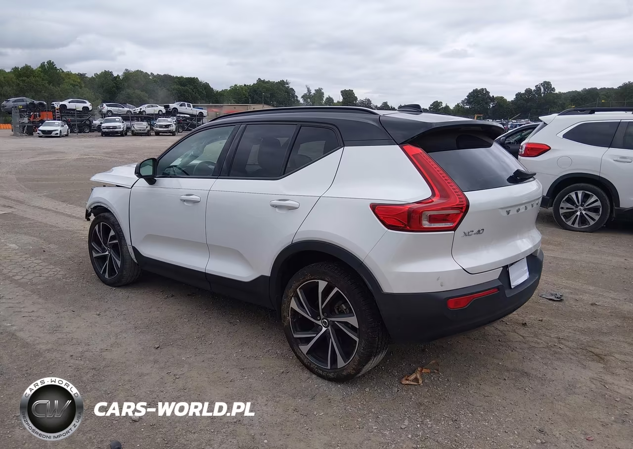 2021 Volvo Xc40 T5 R-Design VIN:YV4162UM3M2467447 - 3