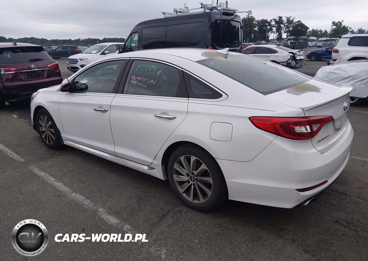 2015 Hyundai Sonata Sport VIN:5NPE34AF1FH209783 - 3