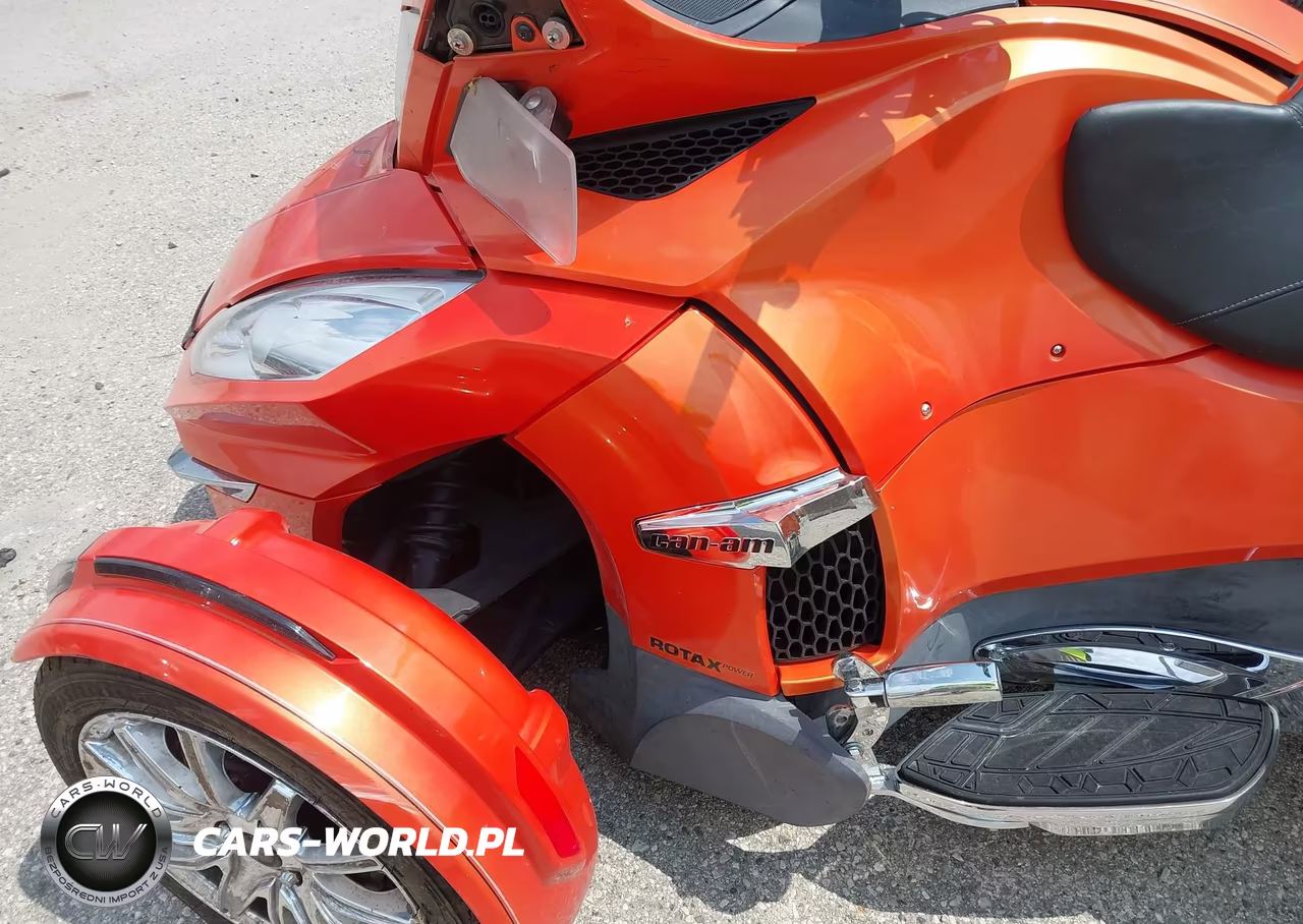 2015 Can-Am Spyder Roadster Rt-Rt-S-S Series-Ltd VIN:2BXNBDD20FV005384 - 9
