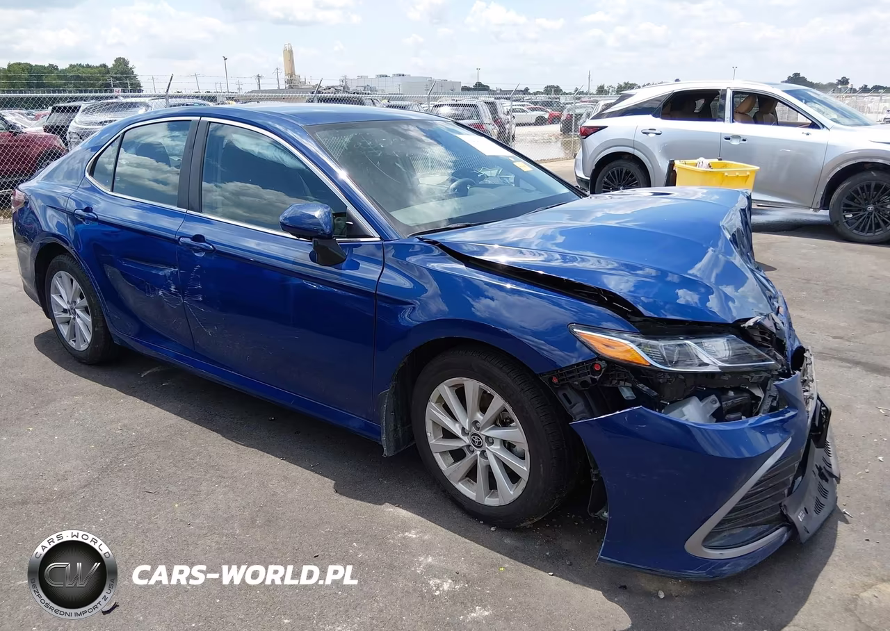 2023 Toyota Camry Le – zdjęcie 1 z 15