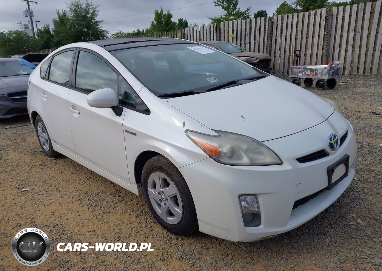 2011 Toyota Prius Three VIN:JTDKN3DU2B5342015 - 1