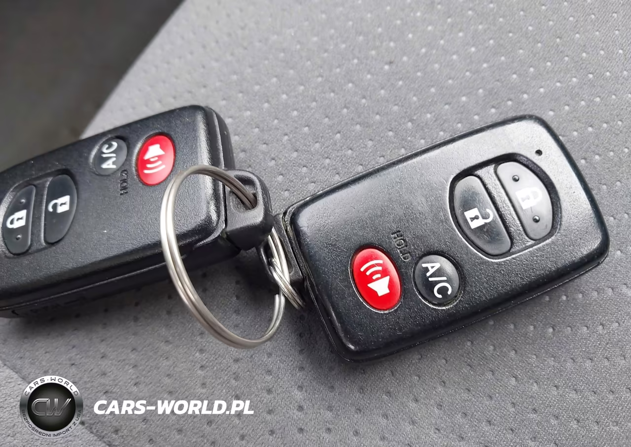 2011 Toyota Prius Three VIN:JTDKN3DU2B5342015 - 11