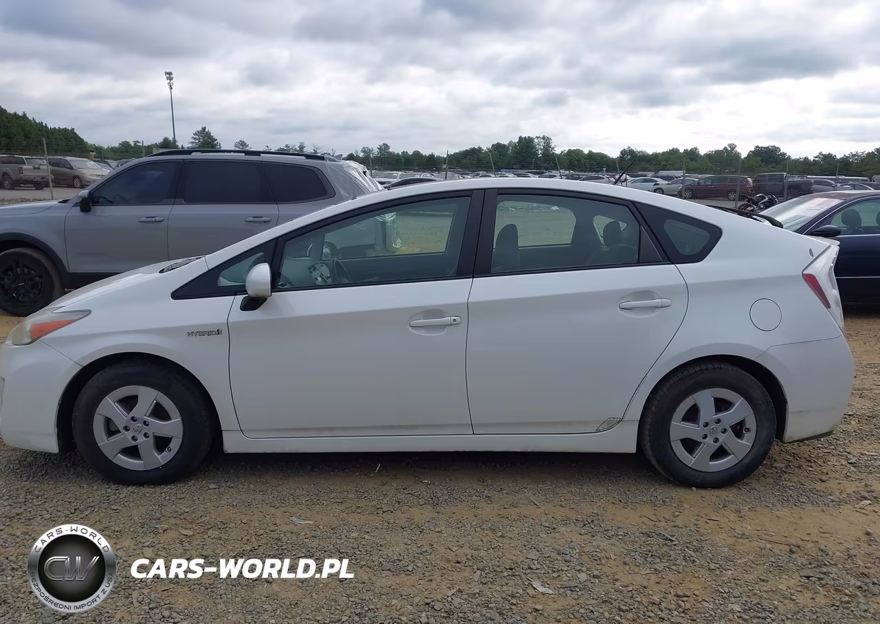 2011 Toyota Prius Three VIN:JTDKN3DU2B5342015 - 14