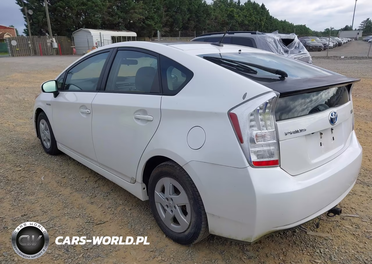 2011 Toyota Prius Three VIN:JTDKN3DU2B5342015 - 3