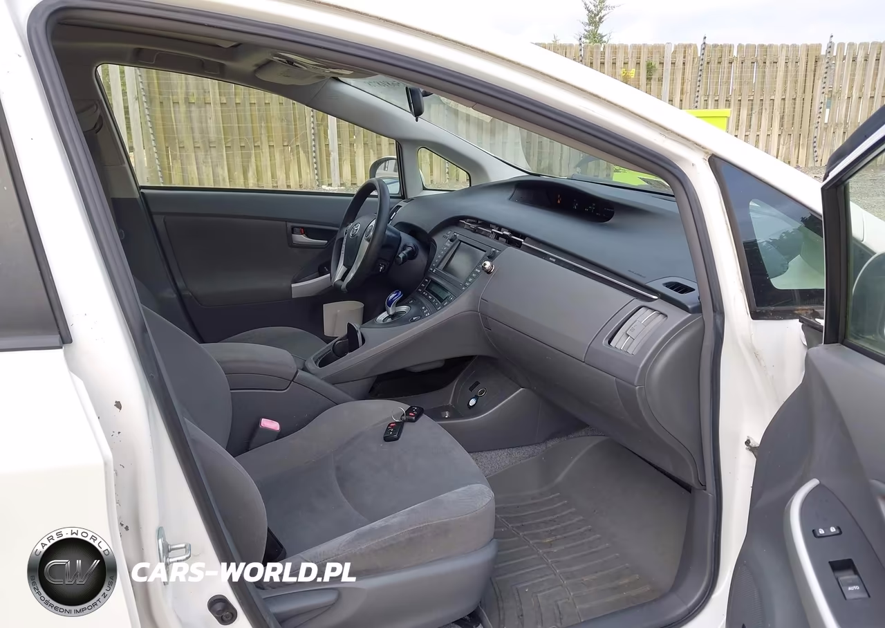 2011 Toyota Prius Three VIN:JTDKN3DU2B5342015 - 5