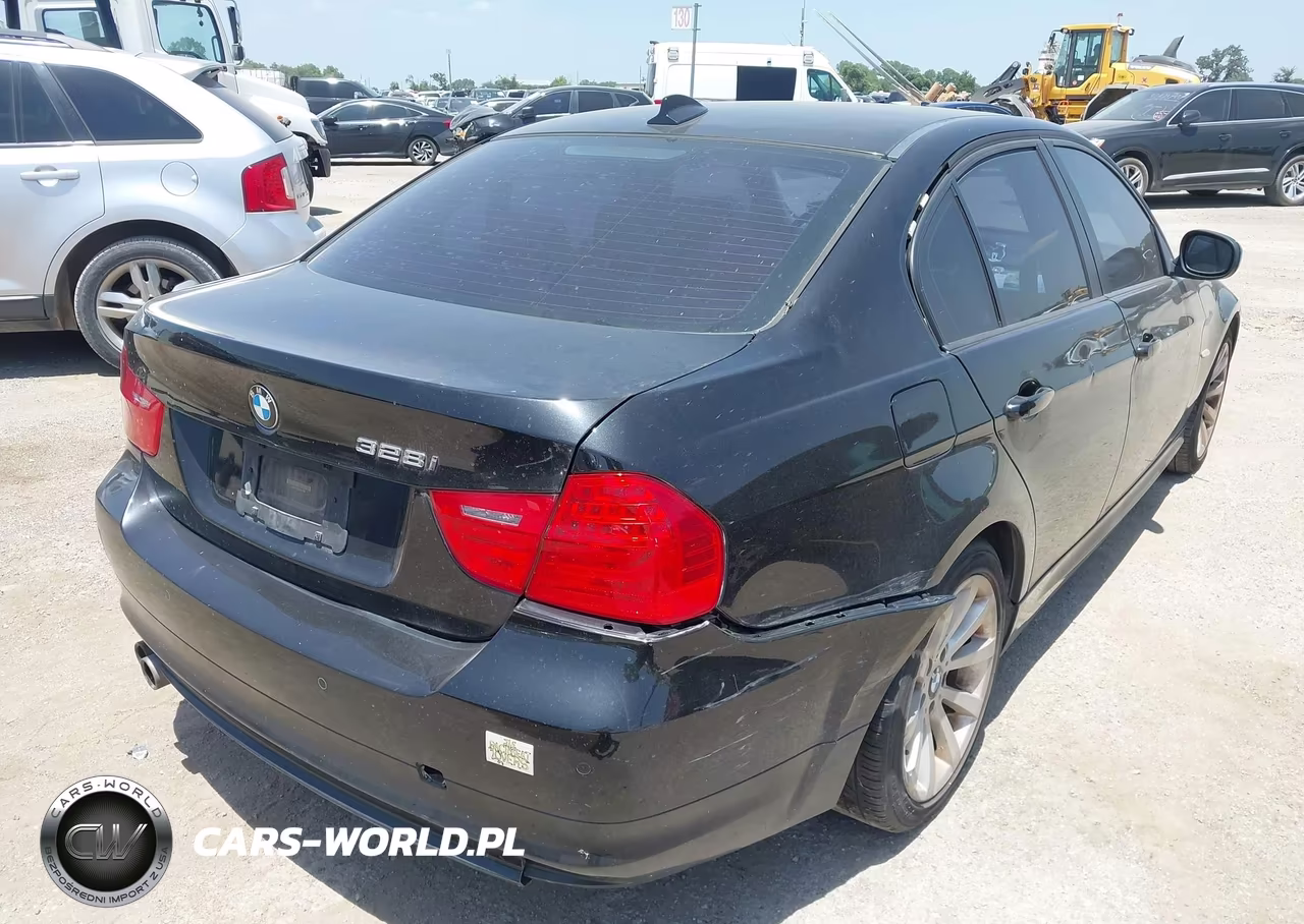 2011 BMW 328I VIN:WBAPH7C50BE850303 - 4
