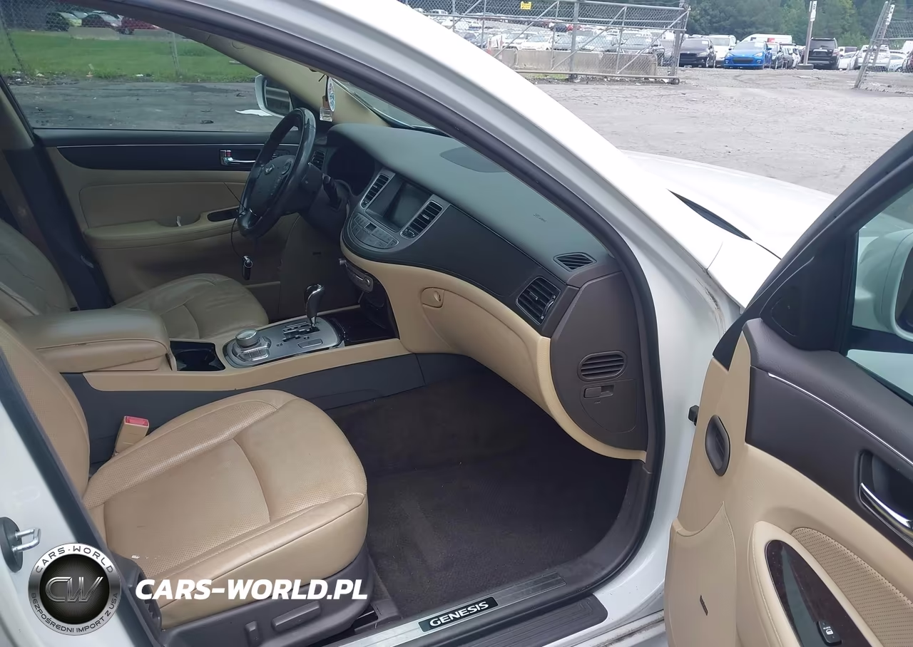 2010 Hyundai Genesis 4.6 VIN:KMHGC4DF8AU070282 - 5