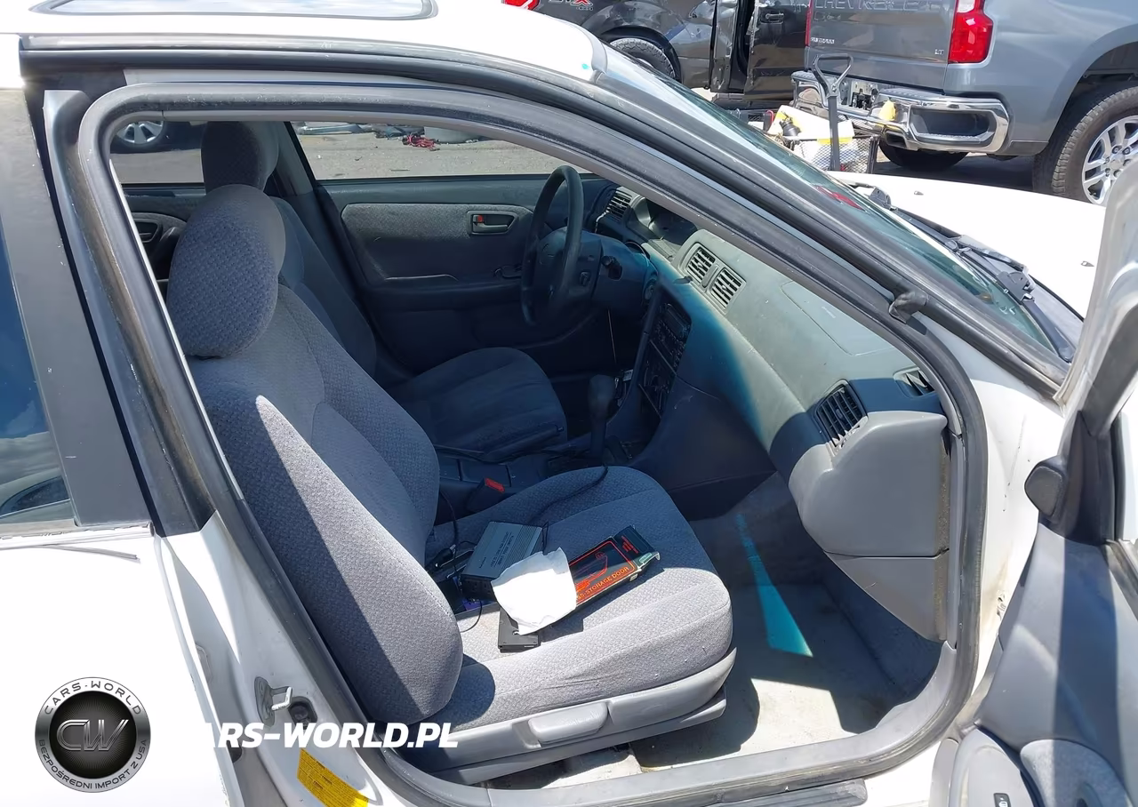 2001 Toyota Camry Le VIN:JT2BG28KX10554131 - 5