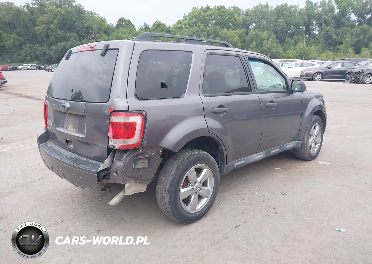 2010 Ford Escape Xlt VIN:1FMCU0D73AKA33262 - 4