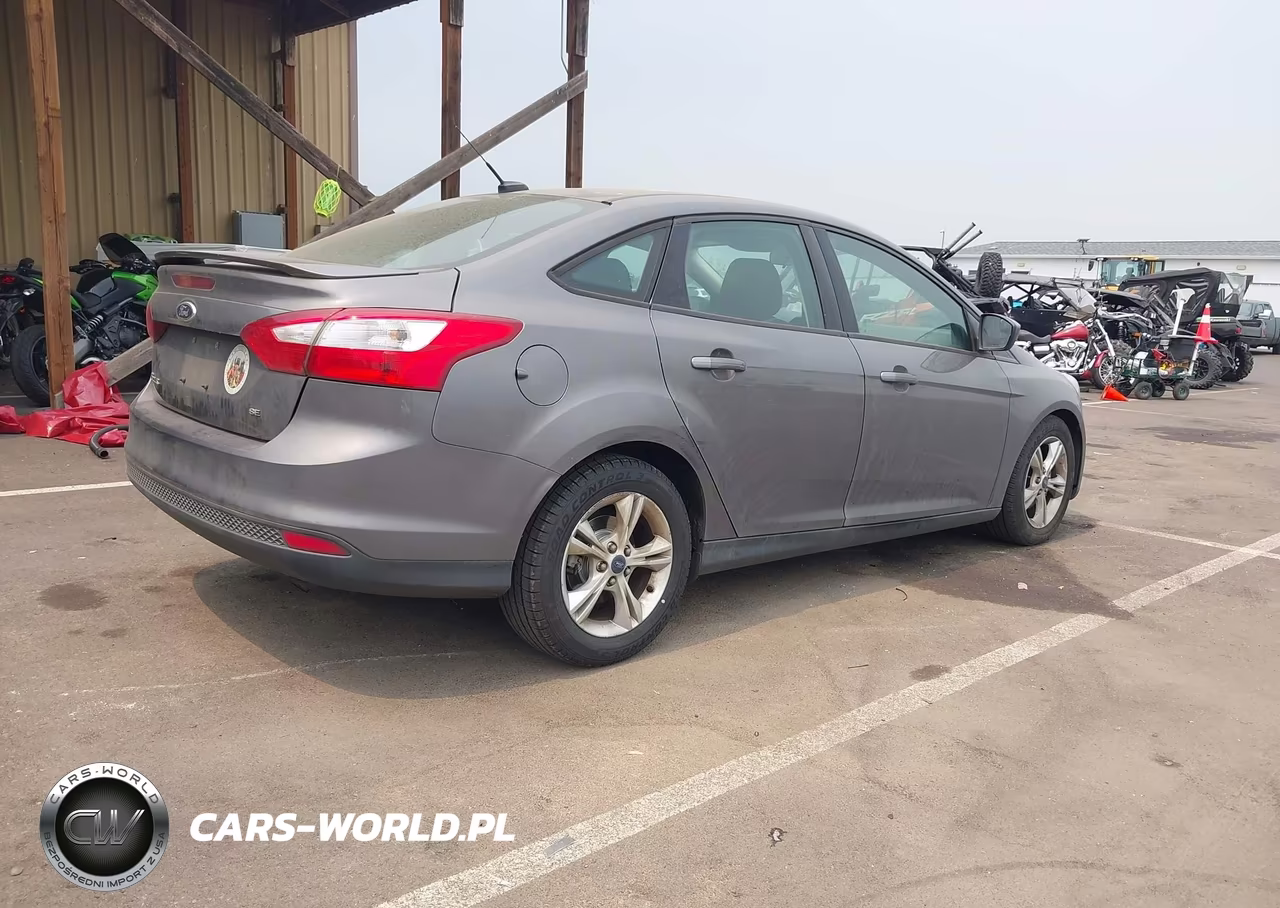 2012 Ford Focus Se VIN:1FAHP3F20CL392639 - 4