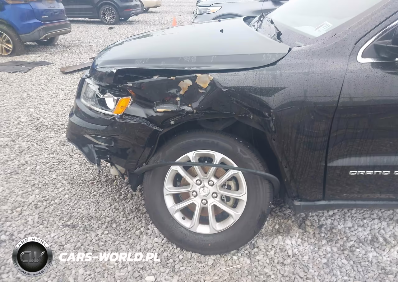 2015 Jeep Grand Cherokee Laredo VIN:1C4RJEAG2FC653983 - 6
