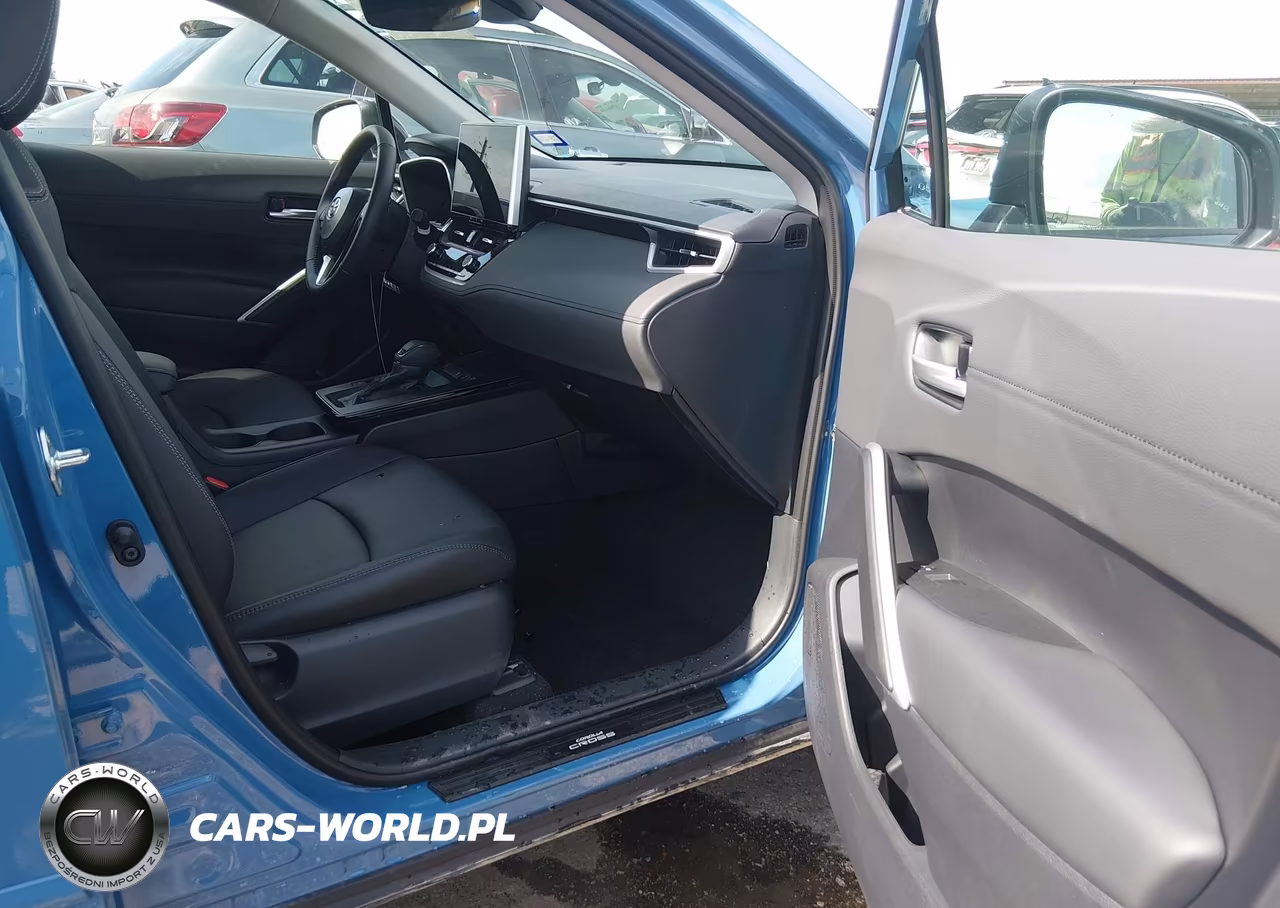2026 Toyota Corolla Cross Xle VIN:7MUDAAAG6TV188790 - 5