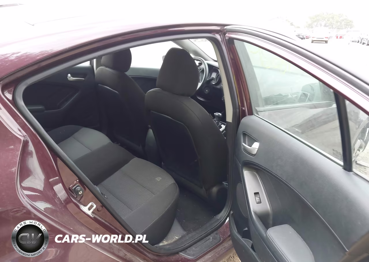 2018 Kia Forte Lx VIN:3KPFK4A76JE201823 - 8