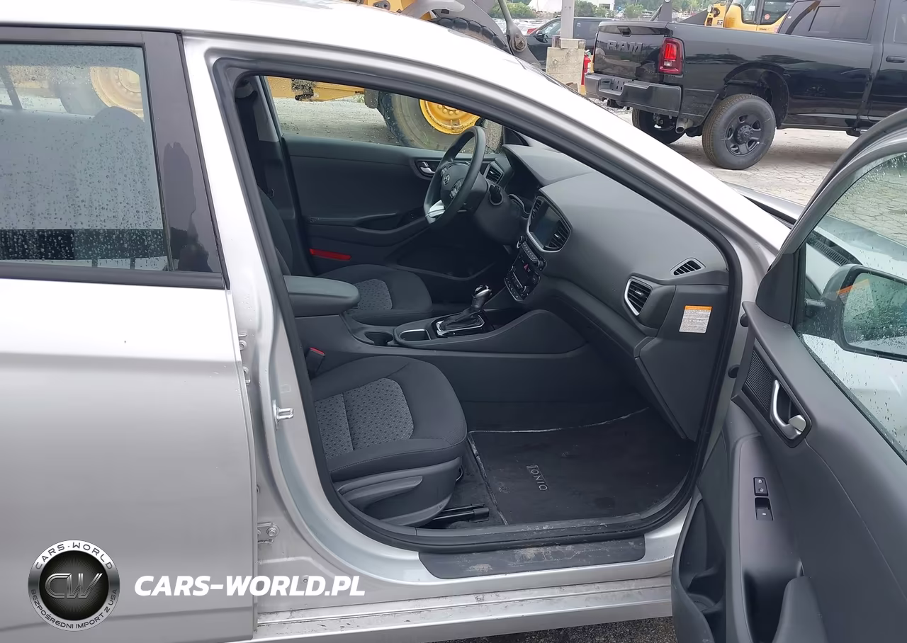2019 Hyundai Ioniq Hybrid Blue VIN:KMHC65LC7KU107746 - 5