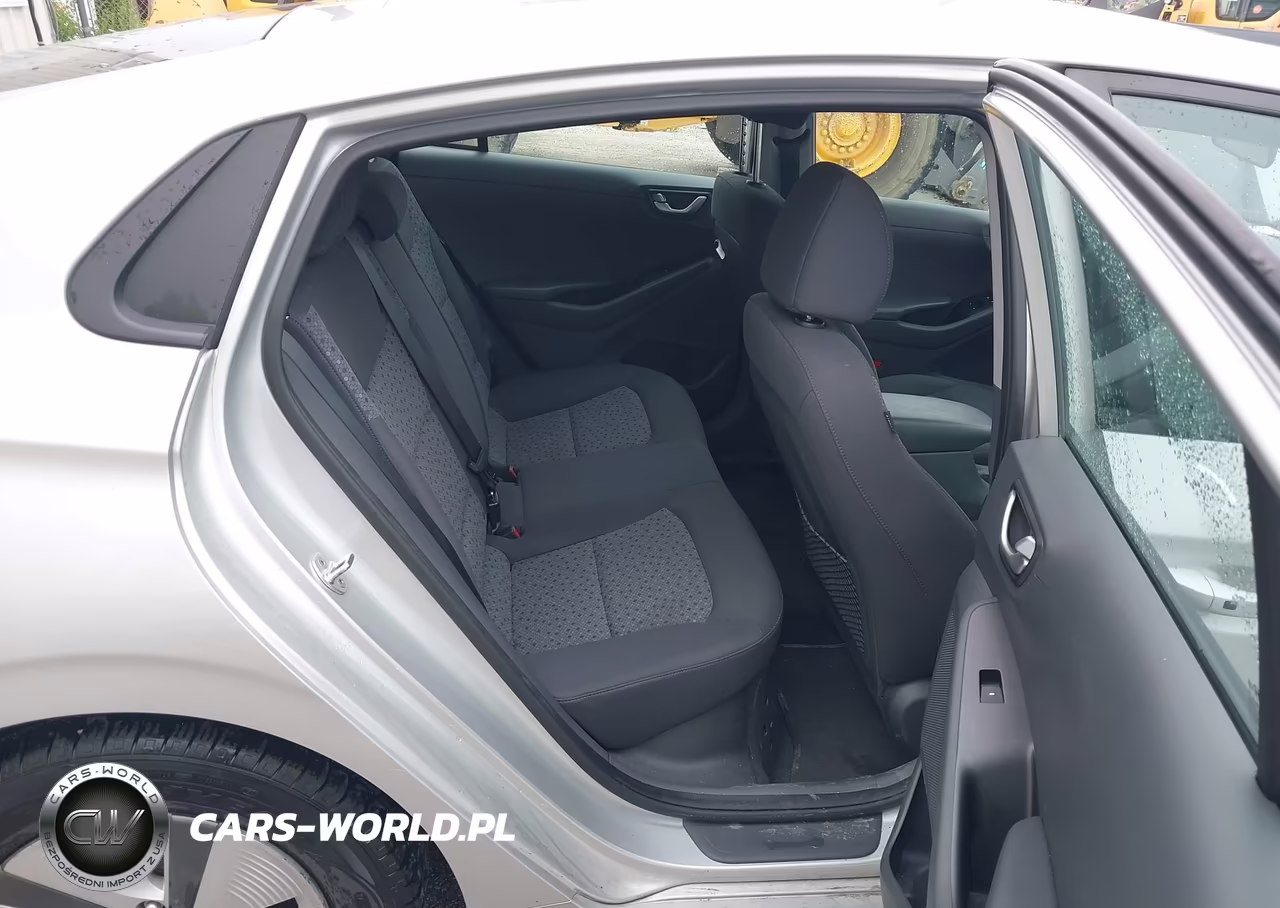 2019 Hyundai Ioniq Hybrid Blue VIN:KMHC65LC7KU107746 - 8