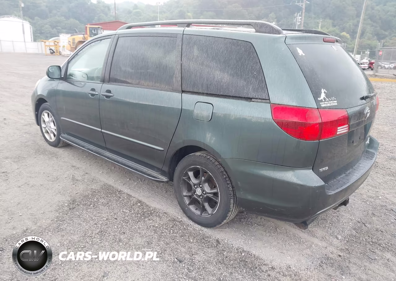 2004 Toyota Sienna Le VIN:5TDBA23C04S009887 - 3