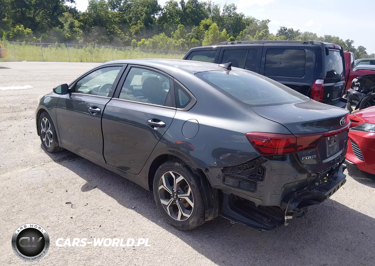 2021 Kia Forte Lxs VIN:3KPF24AD1ME266945 - 3