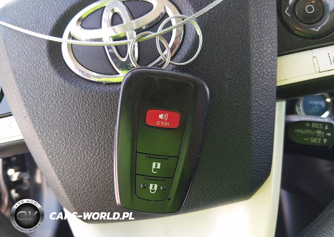 2017 Toyota Prius Two VIN:JTDKBRFU0H3579826 - 11