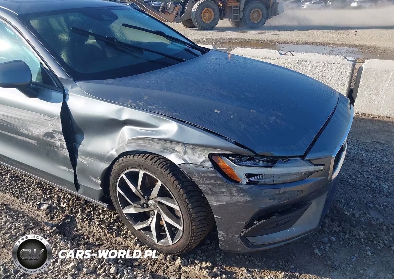 2019 Volvo S60 T6 Momentum VIN:7JRA22TK1KG010510 - 6