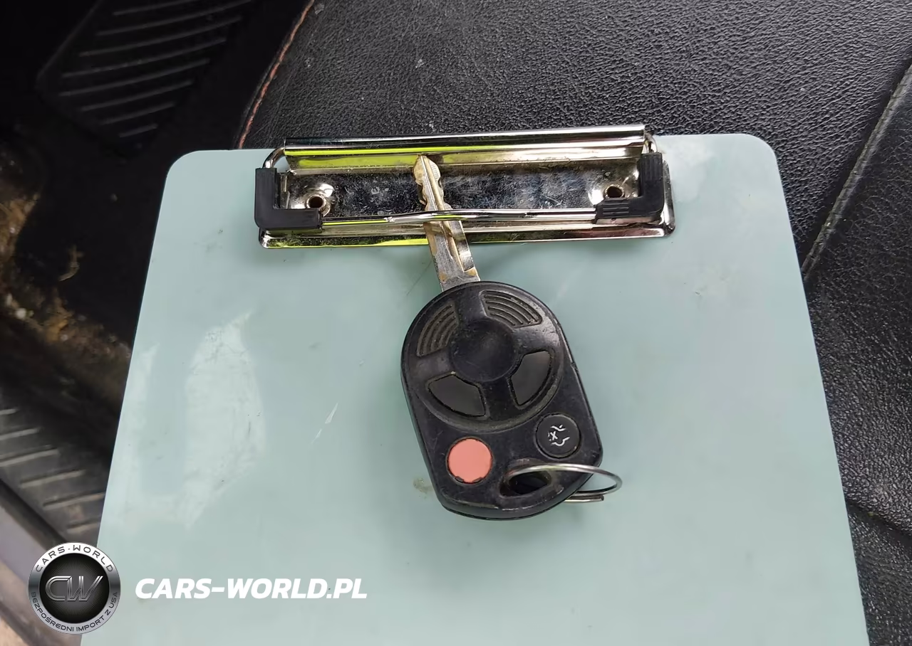2008 Ford Escape Xlt VIN:1FMCU03Z38KA09976 - 11