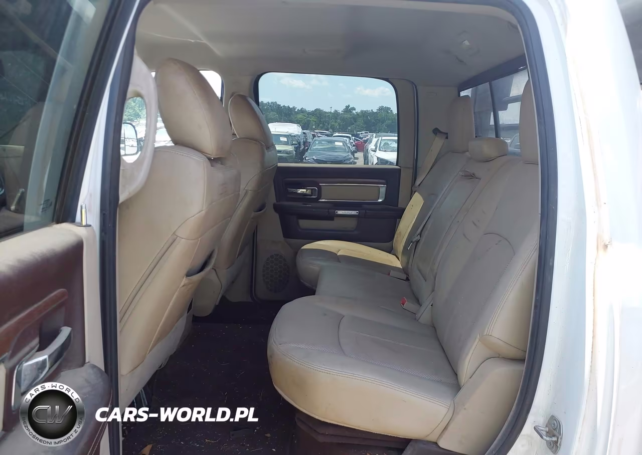 2018 Ram 3500 Laramie 4X4 8' Box VIN:3C63RRJL2JG324703 - 6