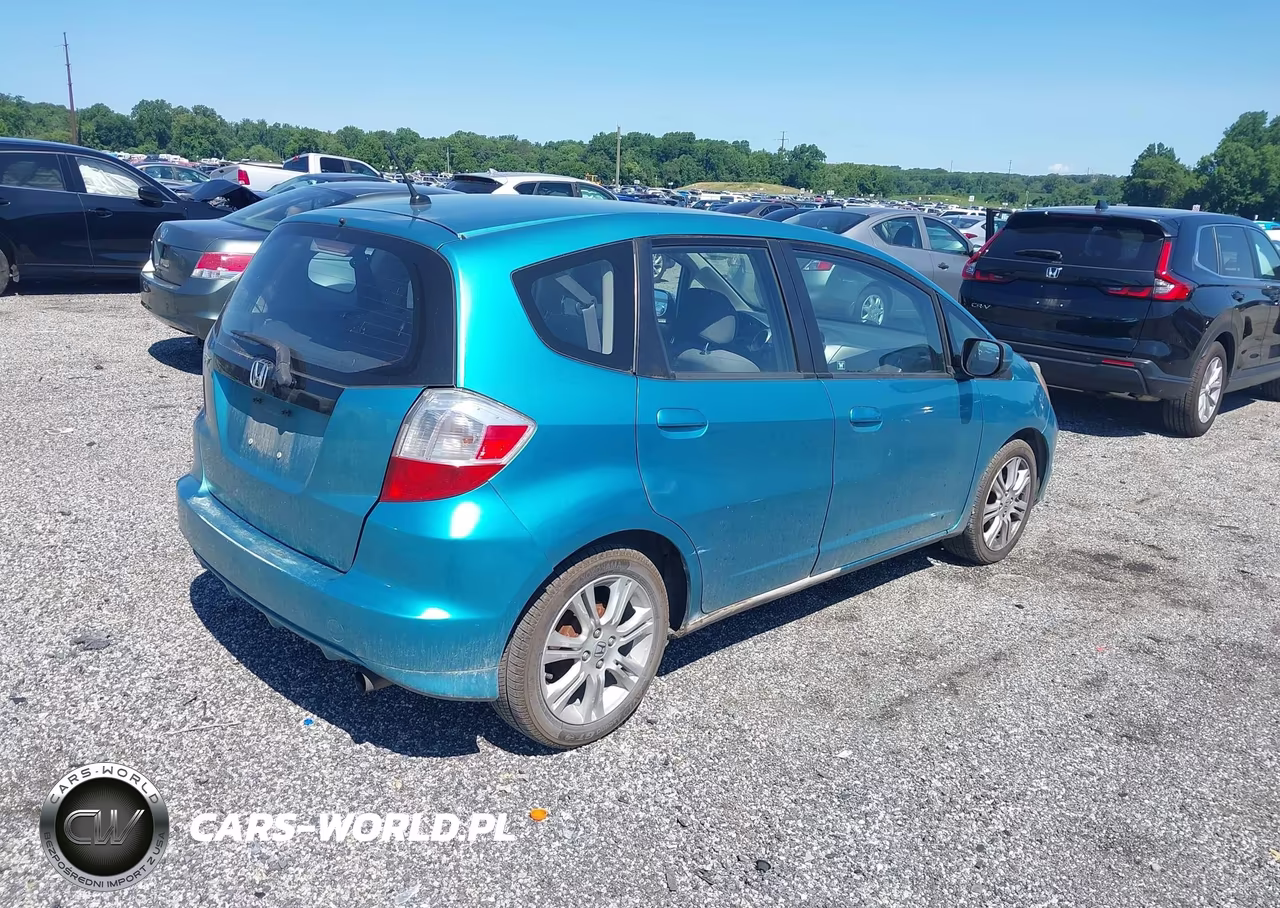 2012 Honda Fit VIN:JHMGE8H32CC035301 - 4