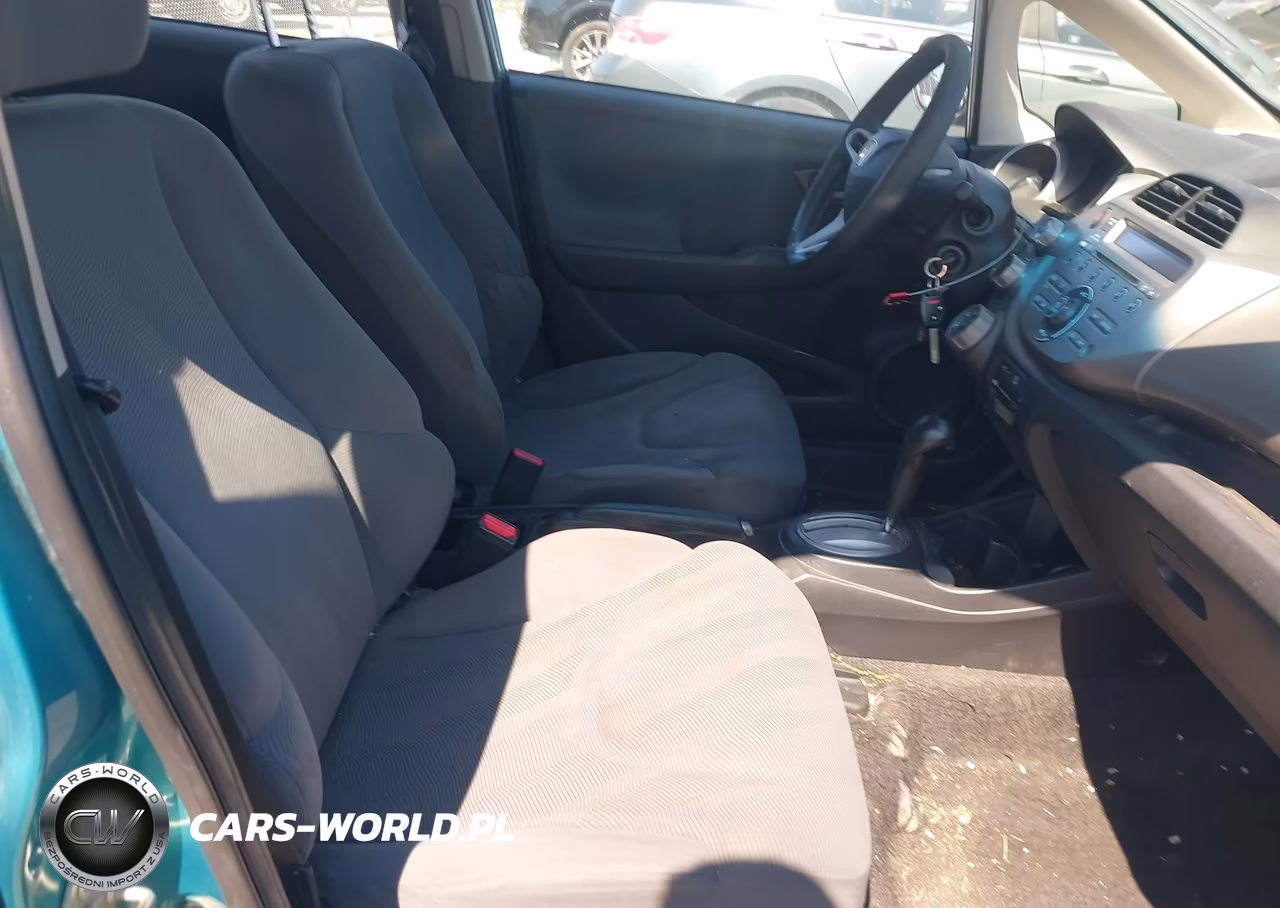 2012 Honda Fit VIN:JHMGE8H32CC035301 - 5