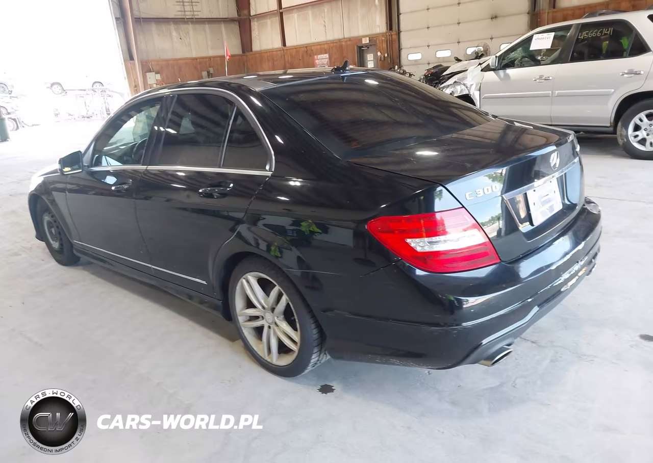 2012 Mercedes-Benz C 300 Sport 4Matic VIN:WDDGF8BB8CA616687 - 3