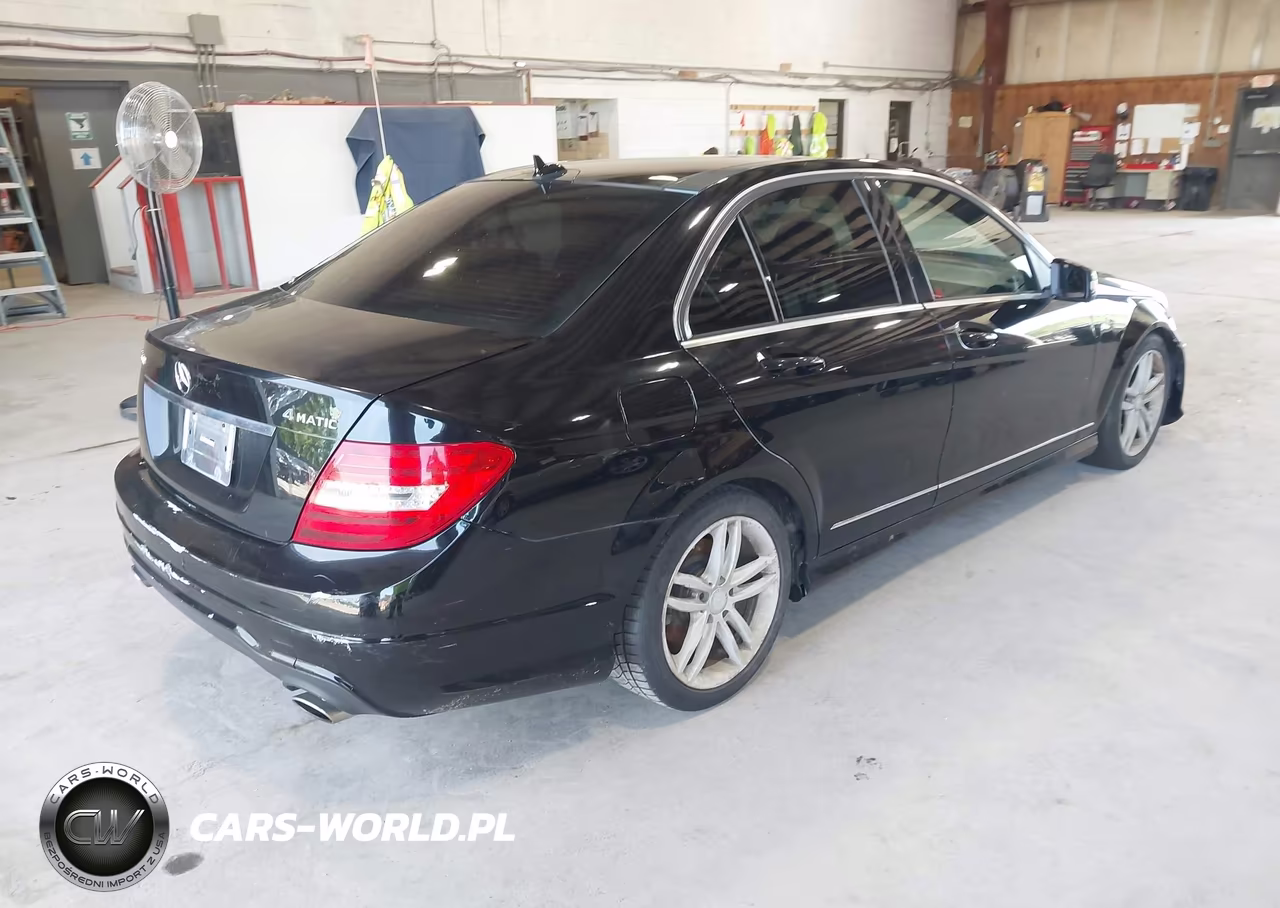 2012 Mercedes-Benz C 300 Sport 4Matic VIN:WDDGF8BB8CA616687 - 4