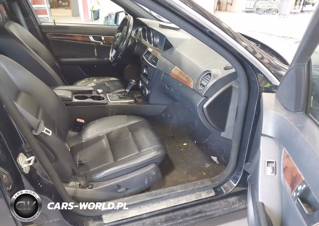 2012 Mercedes-Benz C 300 Sport 4Matic VIN:WDDGF8BB8CA616687 - 5