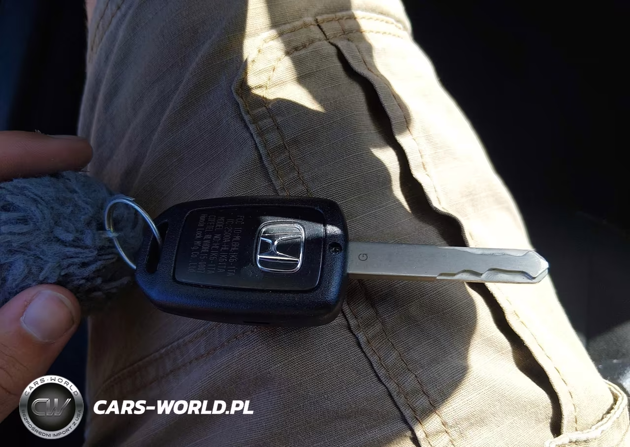 2018 Honda Civic Sport VIN:SHHFK7H43JU239404 - 11