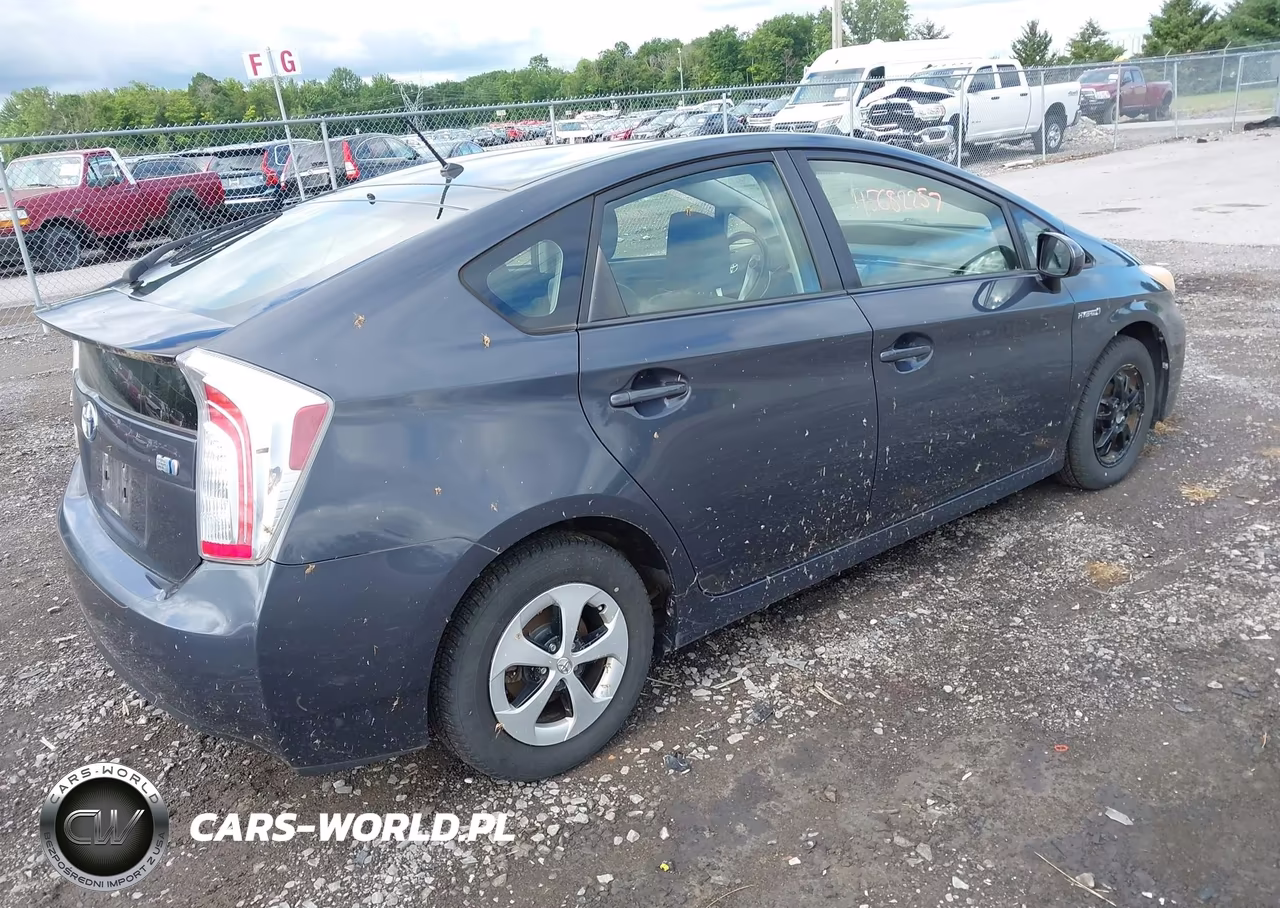 2012 Toyota Prius Two VIN:JTDKN3DU6C1528990 - 4