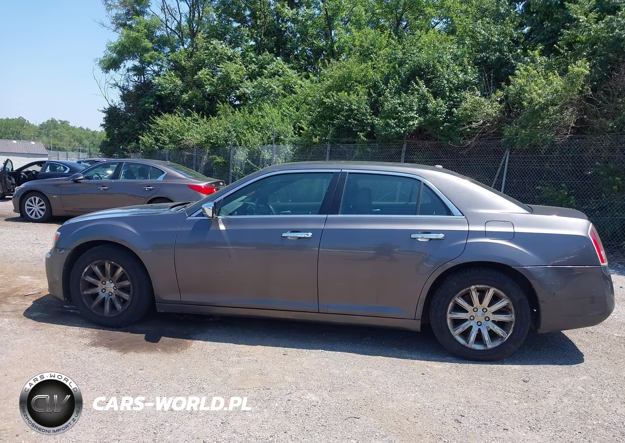 2014 Chrysler 300C VIN:2C3CCAEG5EH301807 - 15