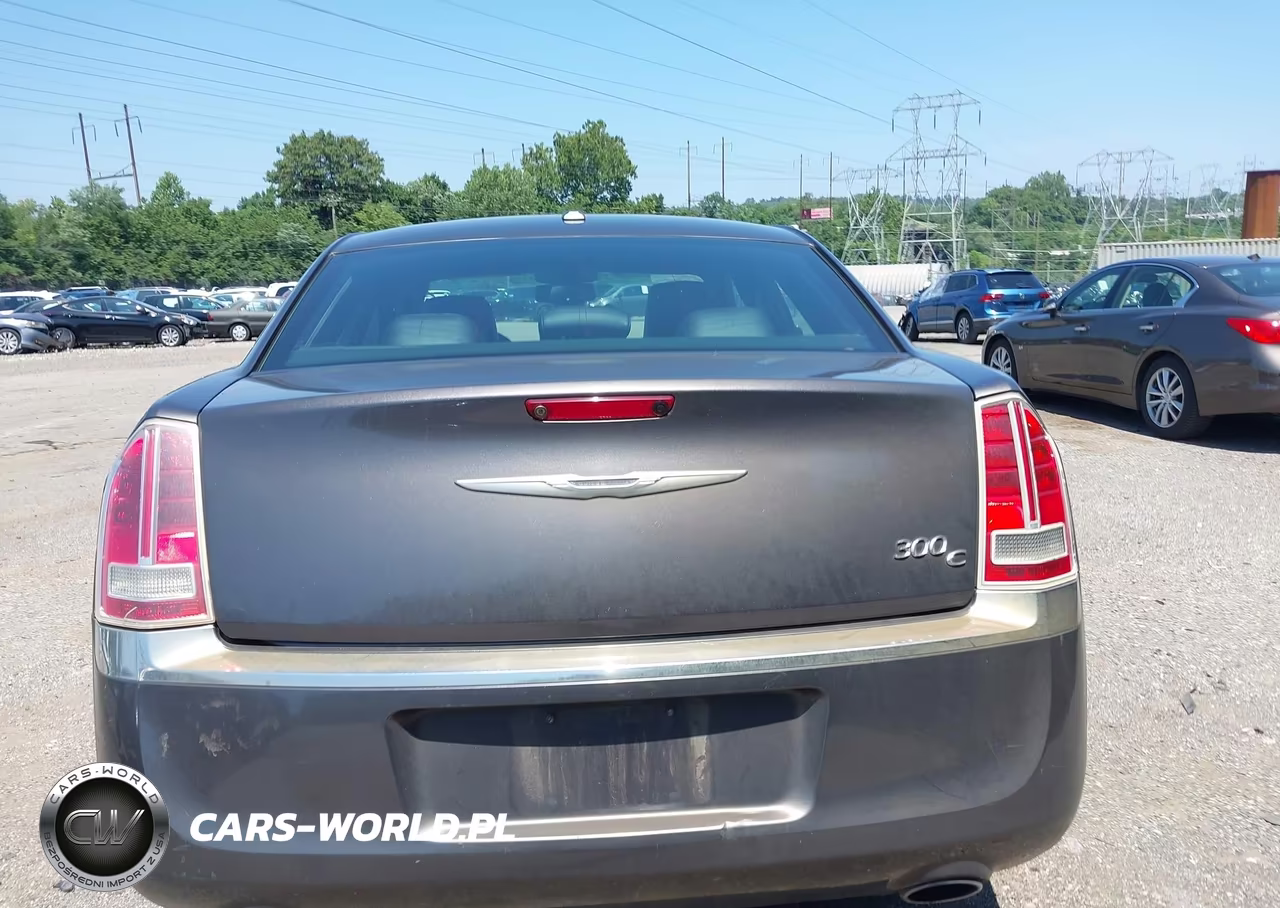 2014 Chrysler 300C VIN:2C3CCAEG5EH301807 - 17