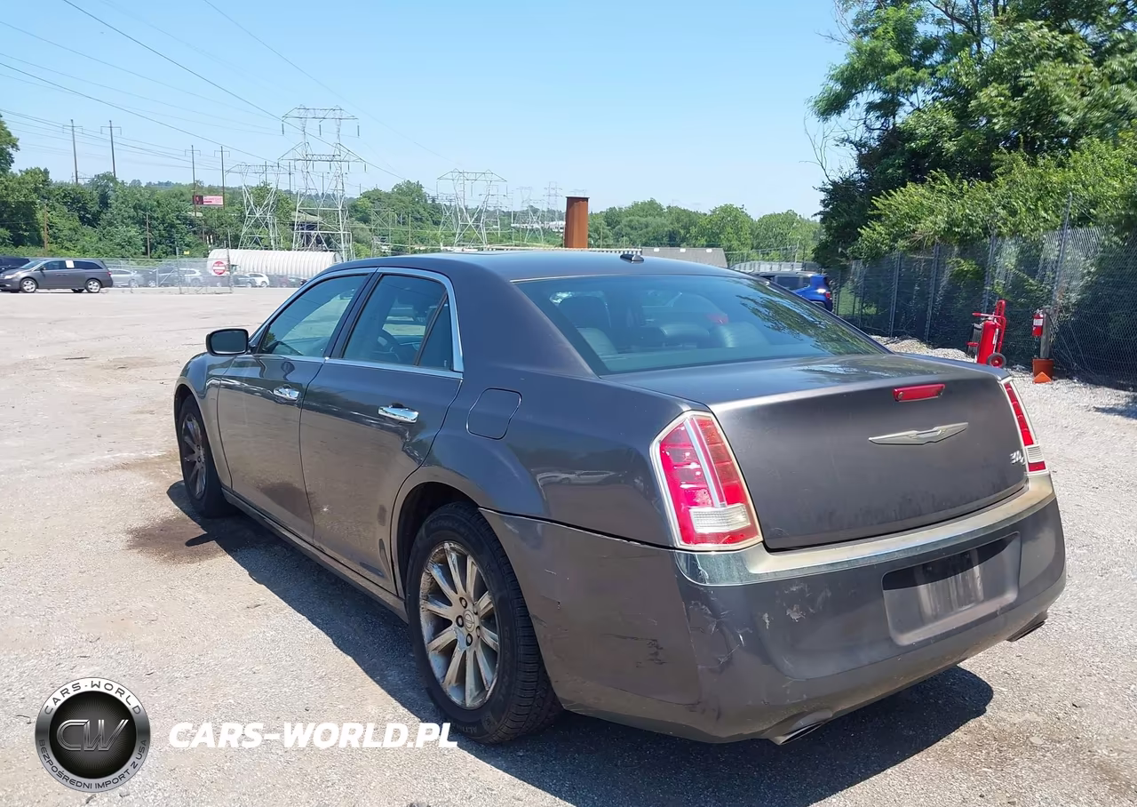 2014 Chrysler 300C VIN:2C3CCAEG5EH301807 - 3