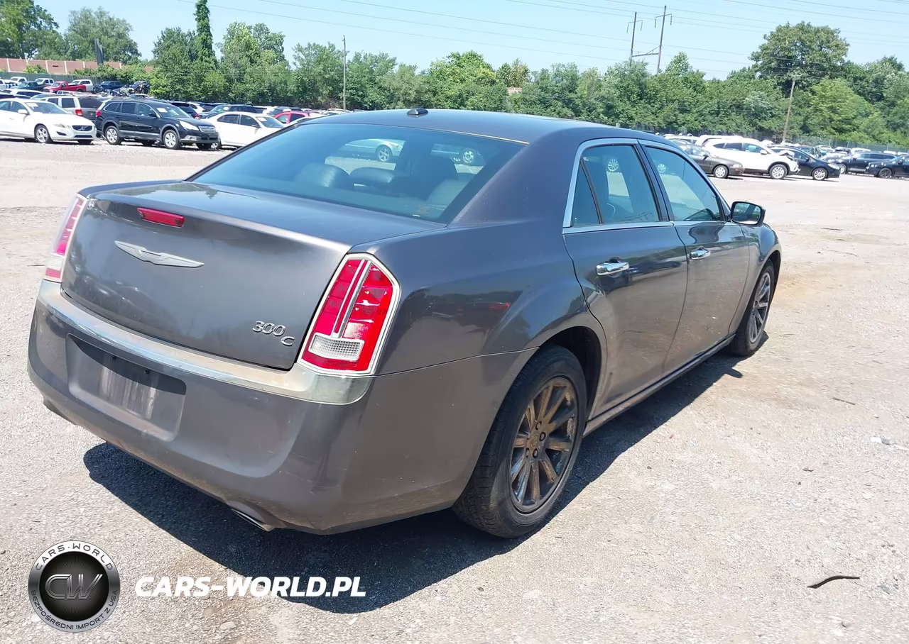 2014 Chrysler 300C VIN:2C3CCAEG5EH301807 - 4