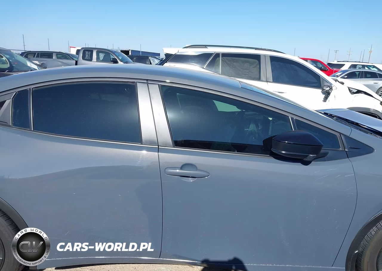 2025 Toyota Prius Plug-In Hybrid Se VIN:JTDACACU6S3046983 - 14