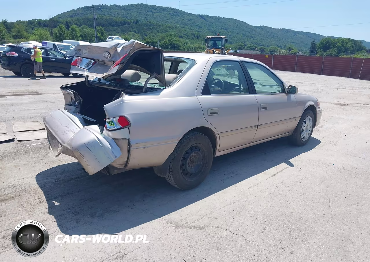 2001 Toyota Camry Le VIN:4T1BG28K91U086761 - 4