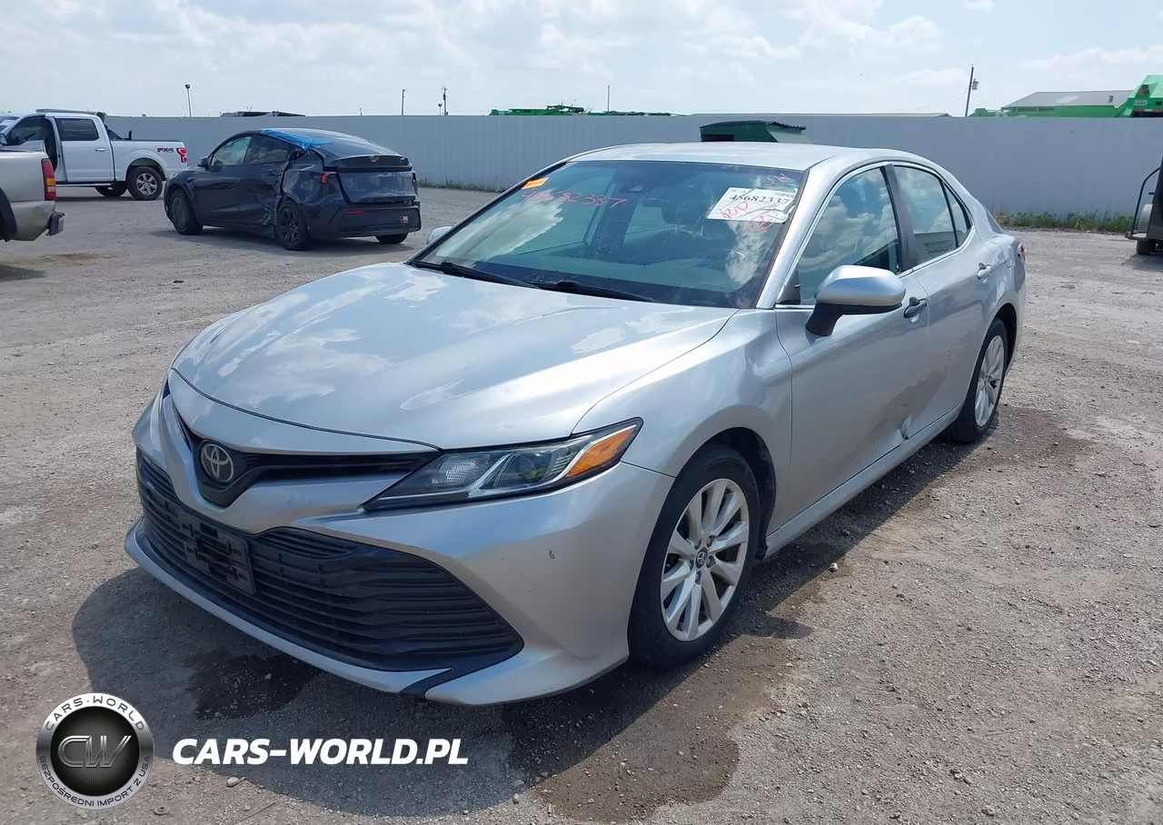 2019 Toyota Camry Le VIN:4T1B11HK2KU740206 - 2