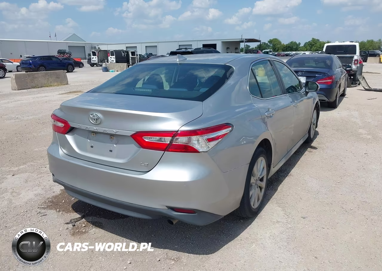 2019 Toyota Camry Le VIN:4T1B11HK2KU740206 - 4