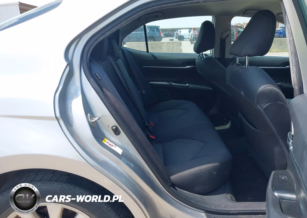 2019 Toyota Camry Le VIN:4T1B11HK2KU740206 - 8