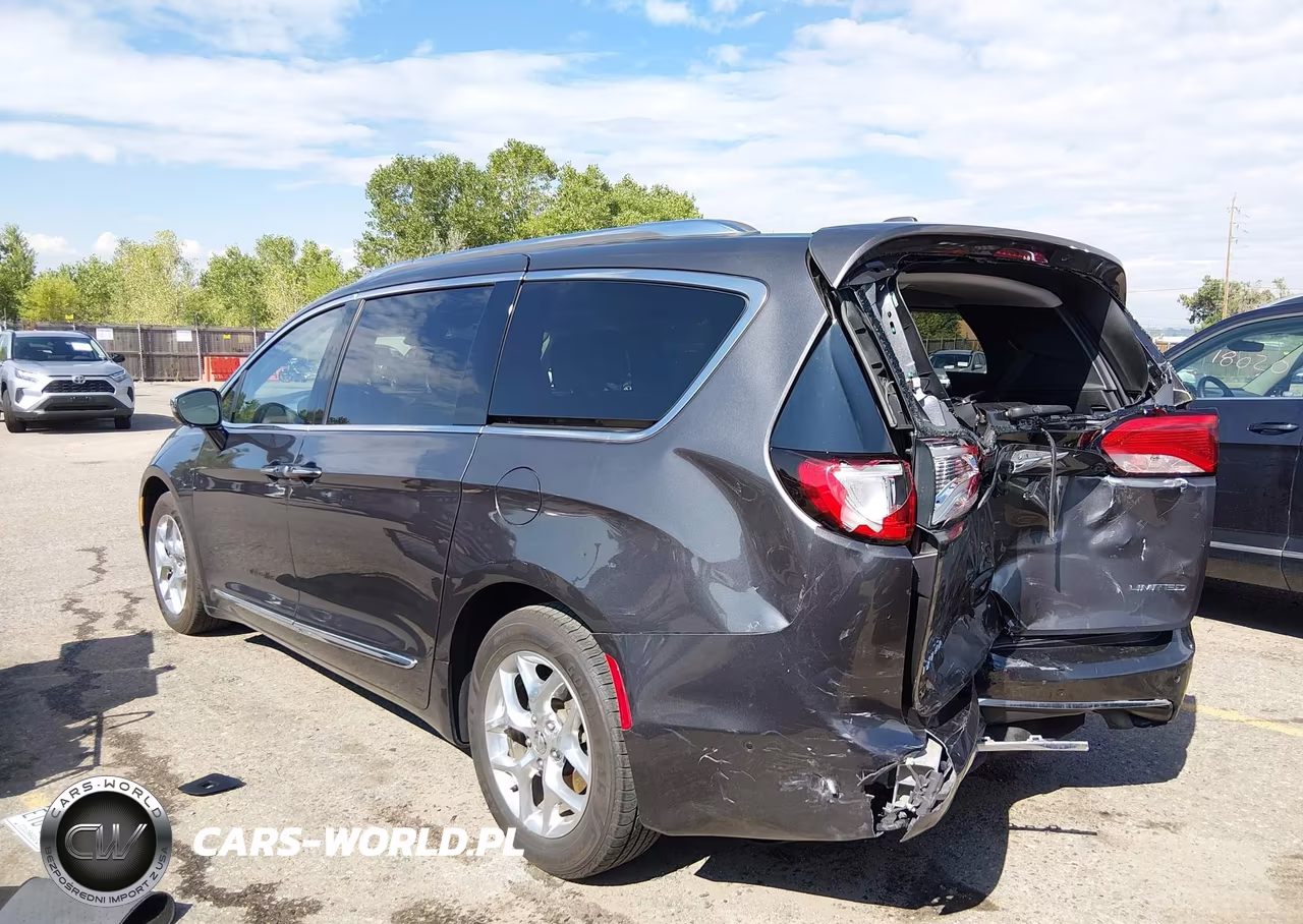 2018 Chrysler Pacifica Limited VIN:2C4RC1GG3JR109079 - 14