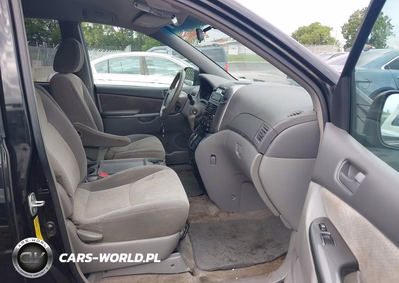 2010 Toyota Sienna Le VIN:5TDKK4CC5AS299435 - 5