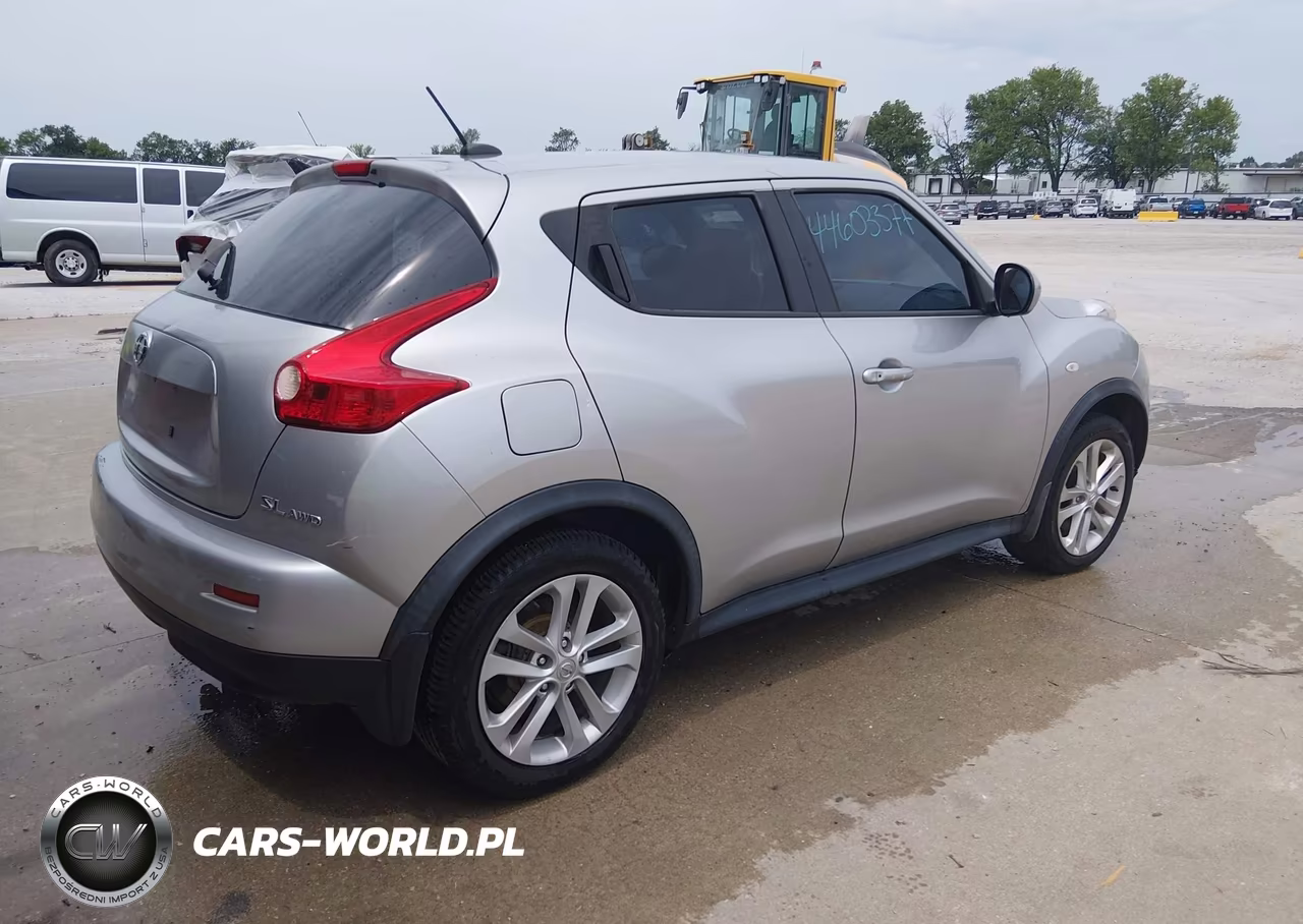 2011 Nissan Juke Sl VIN:JN8AF5MV8BT015955 - 4