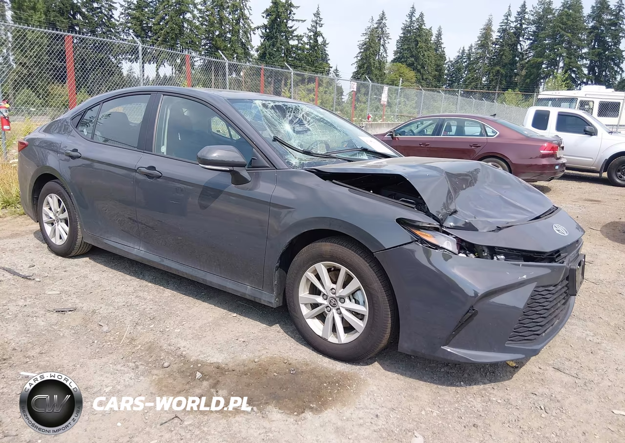2026 Toyota Camry Le VIN:4T1DAACK0TU249621 - 1