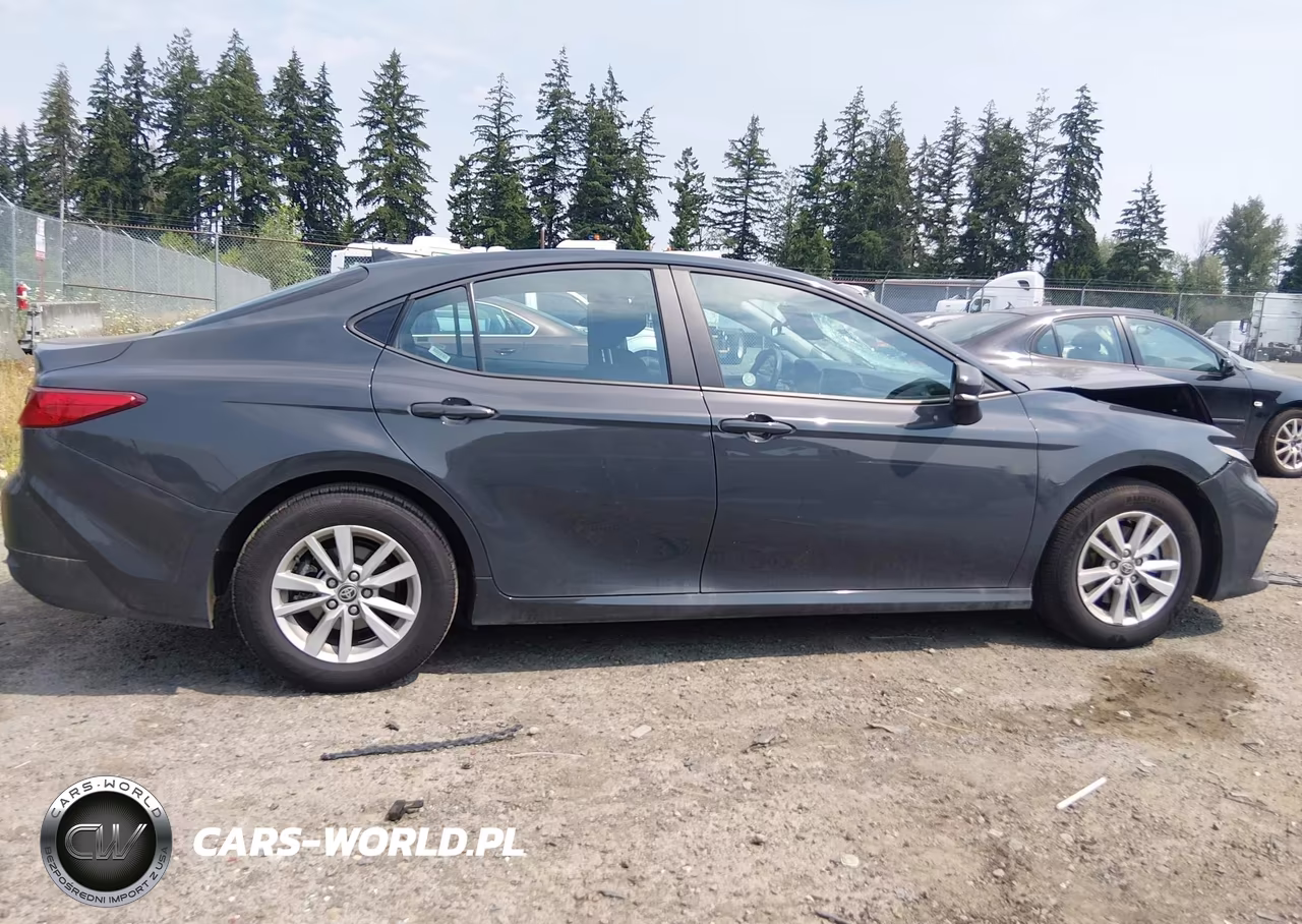 2026 Toyota Camry Le VIN:4T1DAACK0TU249621 - 13