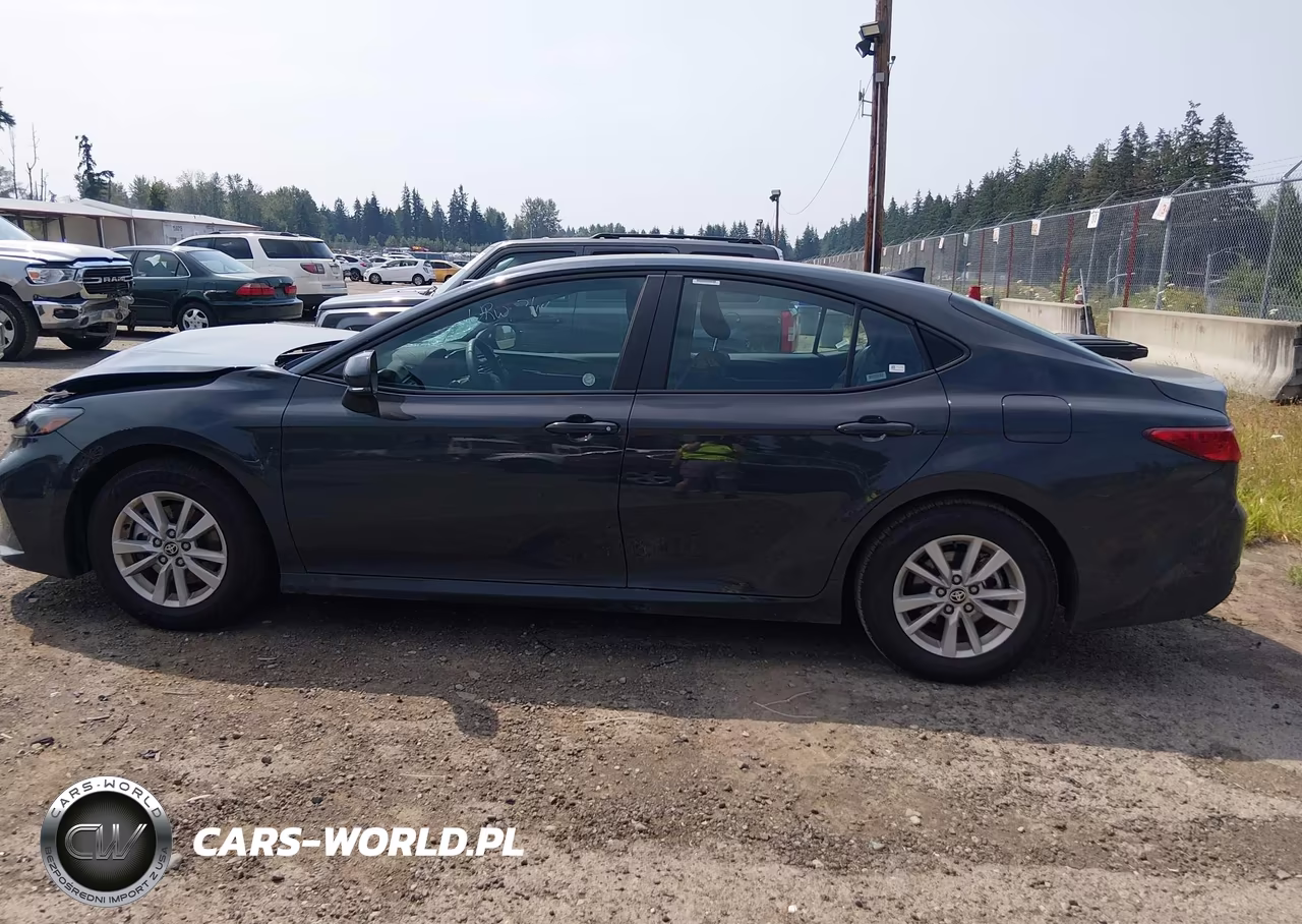 2026 Toyota Camry Le VIN:4T1DAACK0TU249621 - 14
