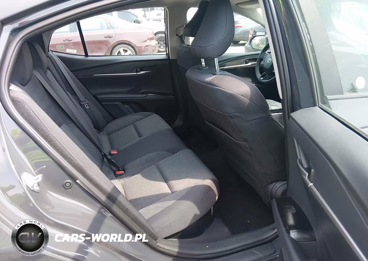 2026 Toyota Camry Le VIN:4T1DAACK0TU249621 - 8