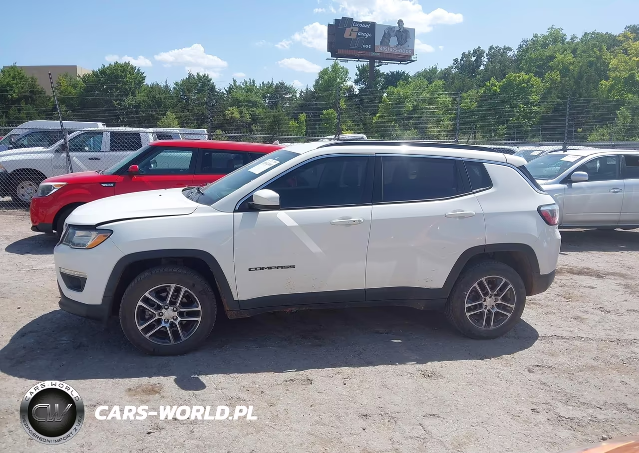 2018 Jeep Compass Latitude 4X4 VIN:3C4NJDBB0JT232272 - 14